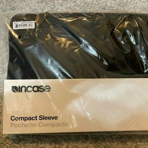 Incase Compact Sleeve apple laptop sleeve